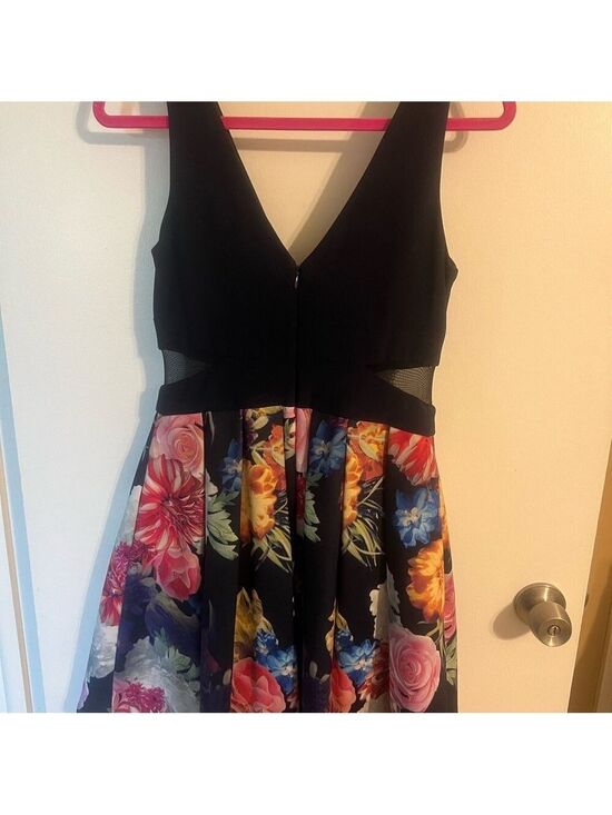 Xscape Dresses & Skirts - Xscape Navy Blue and Floral Dress Size 8